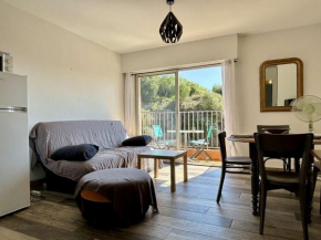 Appartement Coquet à Collioure, Proche Plage, Parking Privatif, Animaux Acceptés, Ménage Inclus - FR-1-225-817